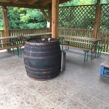 Tozike Vendeghaz Guest house